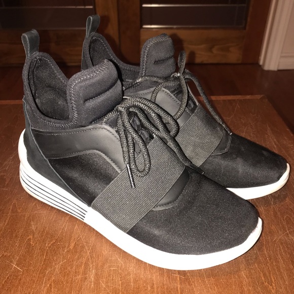 Size 7 Kendall & Kylie “Braydin sneakers” - Picture 2 of 5